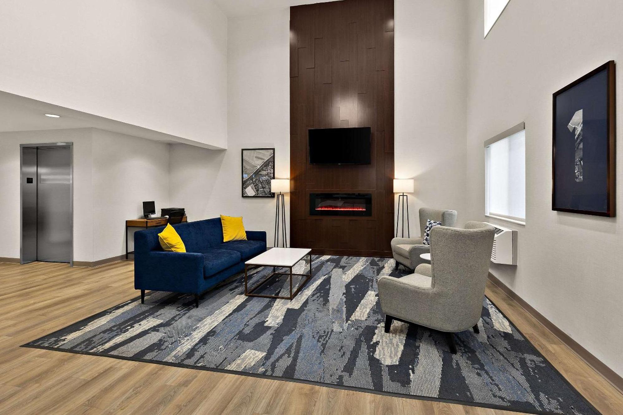 Comfort Inn & Suites Fremont Esterno foto