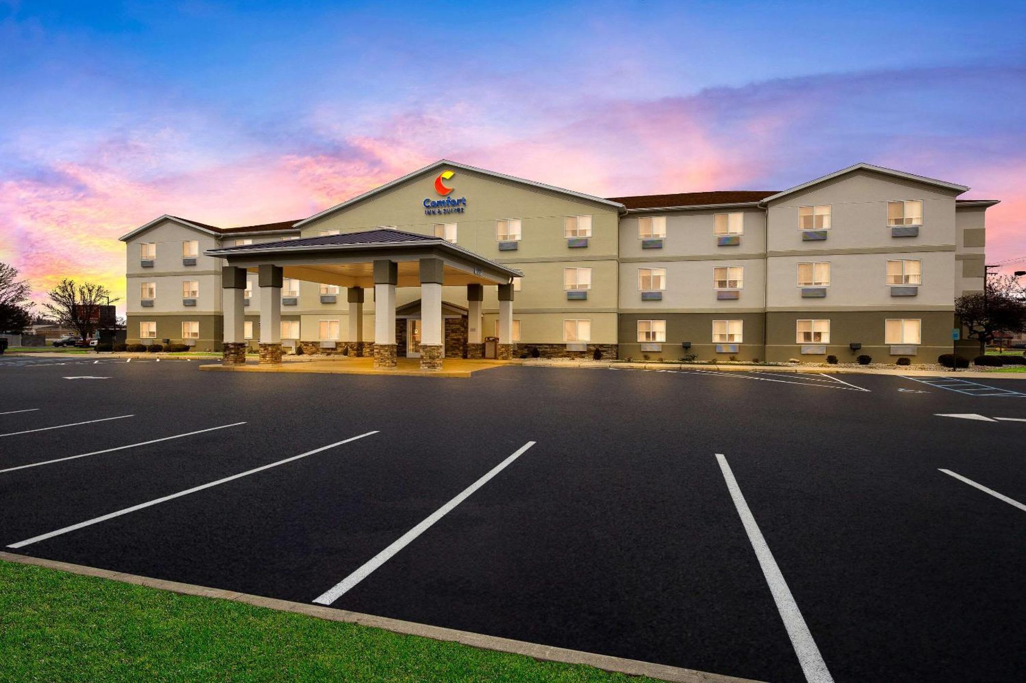 Comfort Inn & Suites Fremont Esterno foto