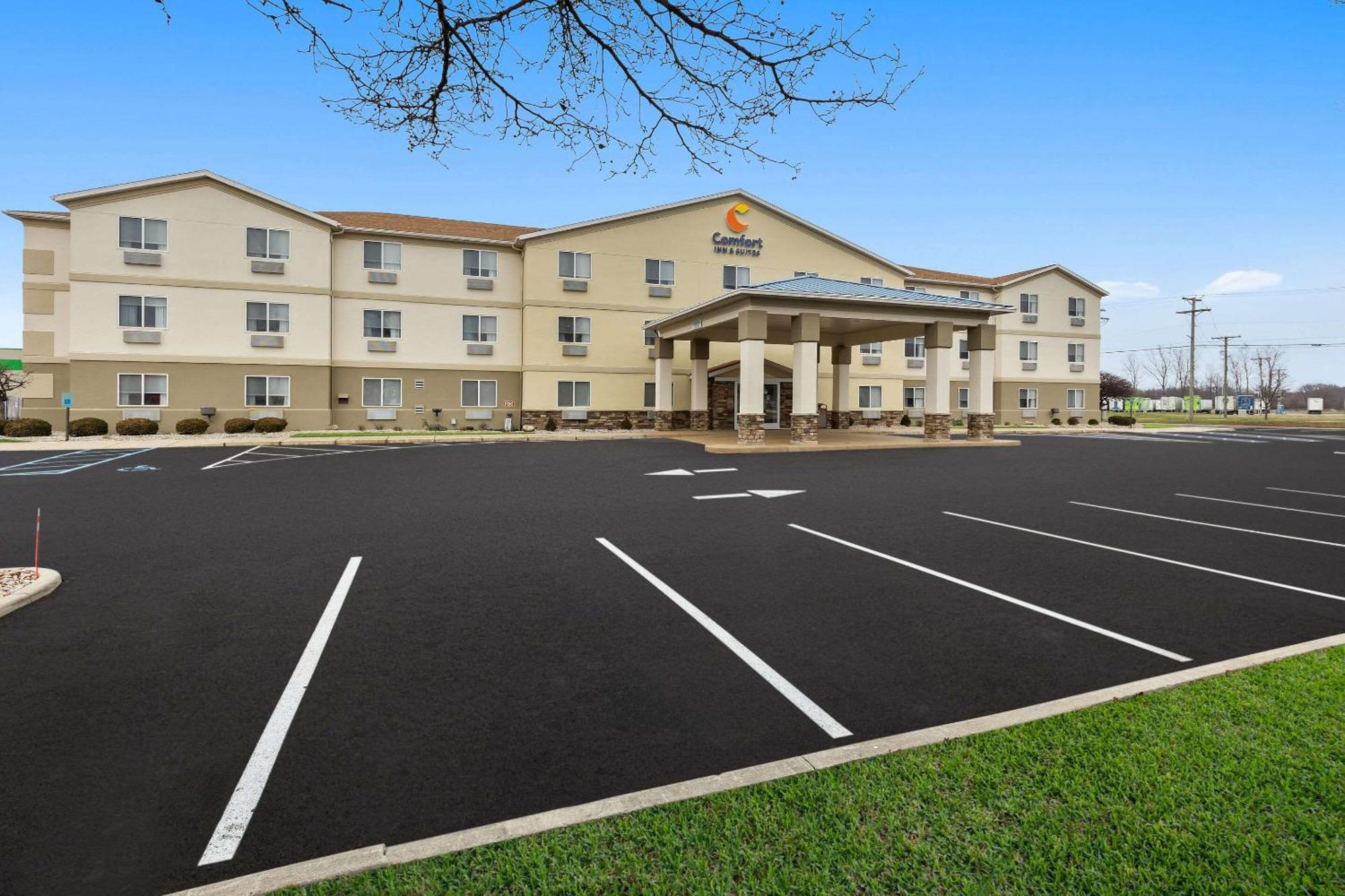 Comfort Inn & Suites Fremont Esterno foto